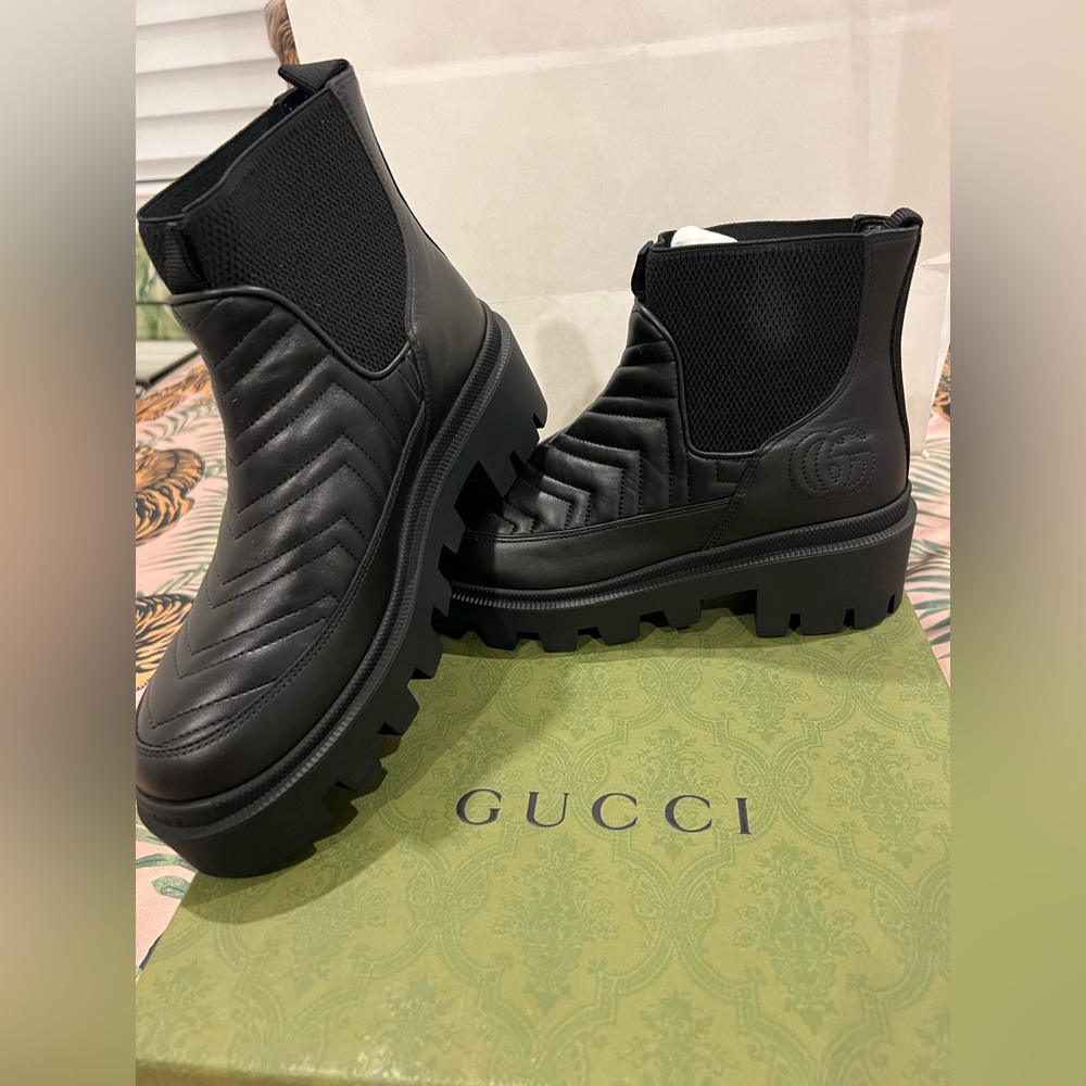 GUCCI Leather Ankle Boots